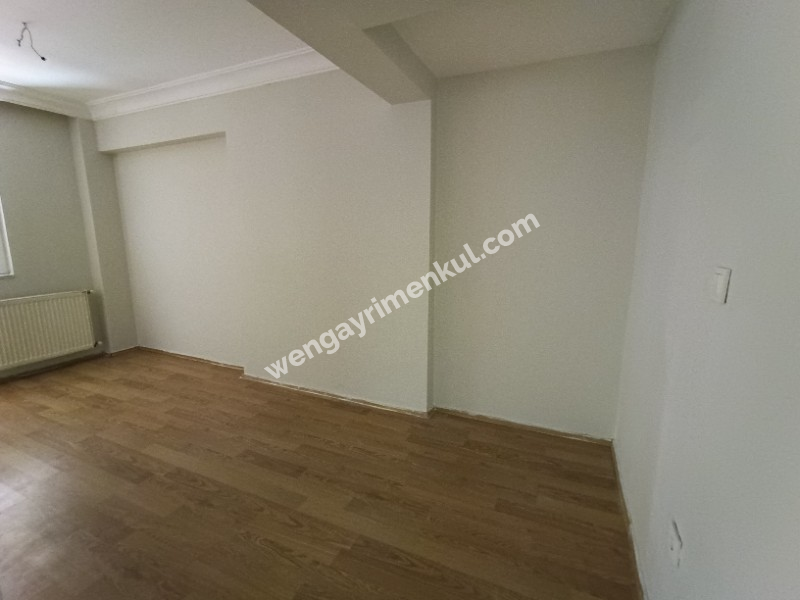AĞAOĞLU ÇAMLIPARK SİT. BAKIMLI 1+1 DAİRE