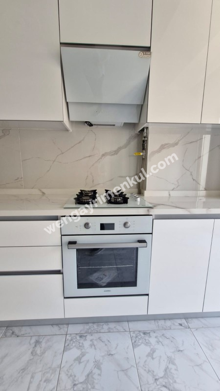 SANCAKTEPE'DE SİTE İÇERİSİNDE 125 M2  2+1 SATILIK  DAİRE 