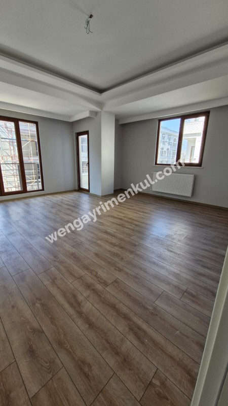 SANCAKTEPE'DE SİTE İÇERİSİNDE 125 M2  2+1 SATILIK  DAİRE 