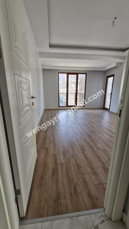 SANCAKTEPE'DE SİTE İÇERİSİNDE 125 M2  2+1 SATILIK  DAİRE 