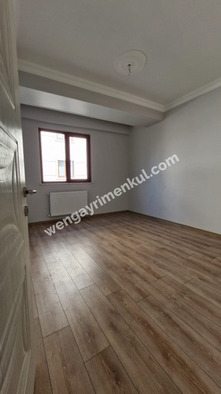 SANCAKTEPE'DE SİTE İÇERİSİNDE 125 M2  2+1 SATILIK  DAİRE 