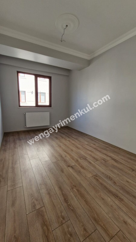 SANCAKTEPE'DE SİTE İÇERİSİNDE 125 M2  2+1 SATILIK  DAİRE 