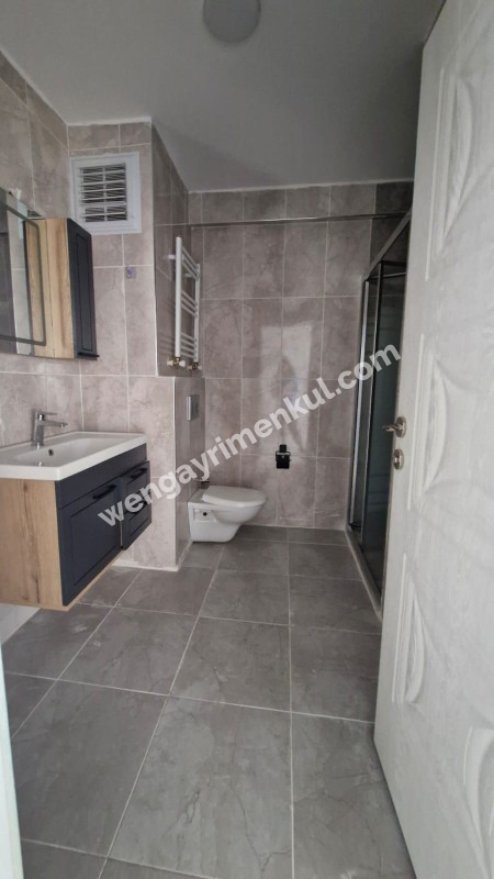 SANCAKTEPE'DE SİTE İÇERİSİNDE 125 M2  2+1 SATILIK  DAİRE 