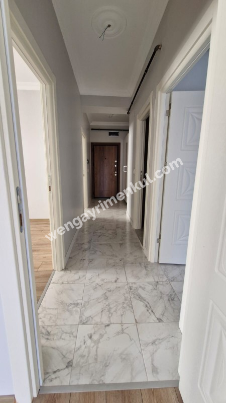SANCAKTEPE'DE SİTE İÇERİSİNDE 125 M2  2+1 SATILIK  DAİRE 