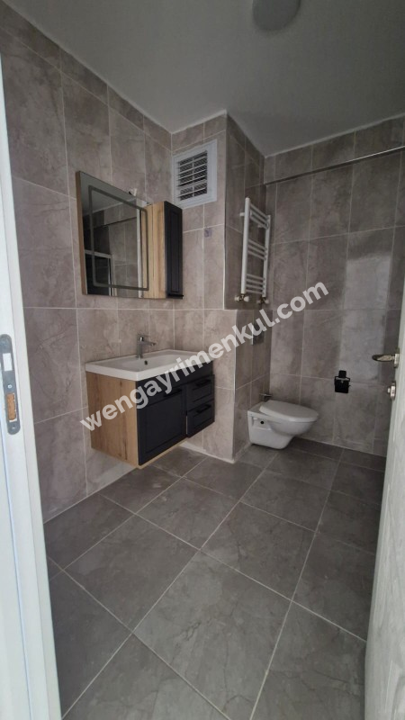 SANCAKTEPE'DE SİTE İÇERİSİNDE 125 M2  2+1 SATILIK  DAİRE 