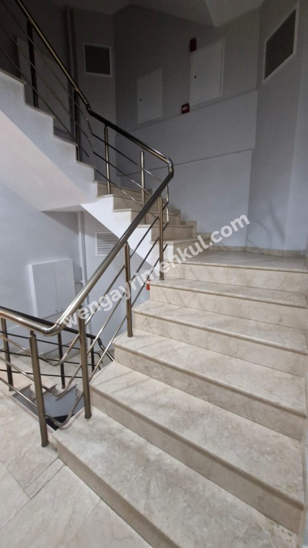 SANCAKTEPE'DE SİTE İÇERİSİNDE 125 M2  2+1 SATILIK  DAİRE 
