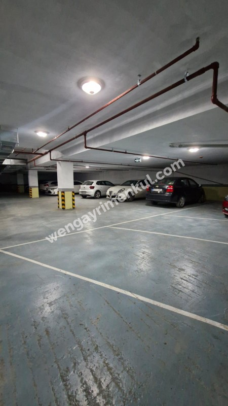 SANCAKTEPE'DE SİTE İÇERİSİNDE 125 M2  2+1 SATILIK  DAİRE 