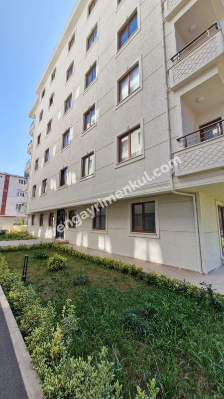 SANCAKTEPE'DE SİTE İÇERİSİNDE 125 M2  2+1 SATILIK  DAİRE 