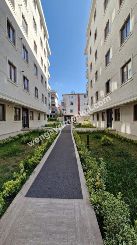 SANCAKTEPE'DE SİTE İÇERİSİNDE 125 M2  2+1 SATILIK  DAİRE 