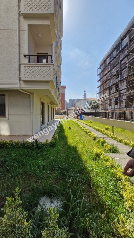 SANCAKTEPE'DE SİTE İÇERİSİNDE 125 M2  2+1 SATILIK  DAİRE 