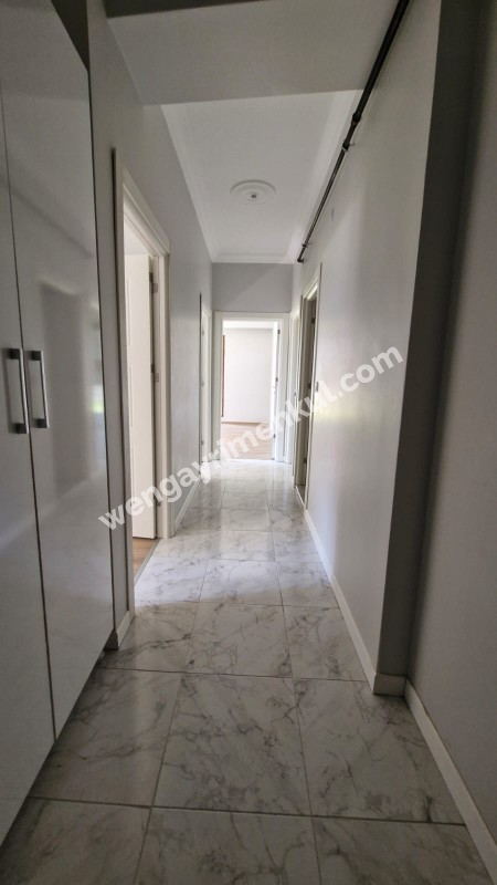 SANCAKTEPE 'DE SİTE İÇERİSİNDE SATILIK 2+1 BAHÇE KATI