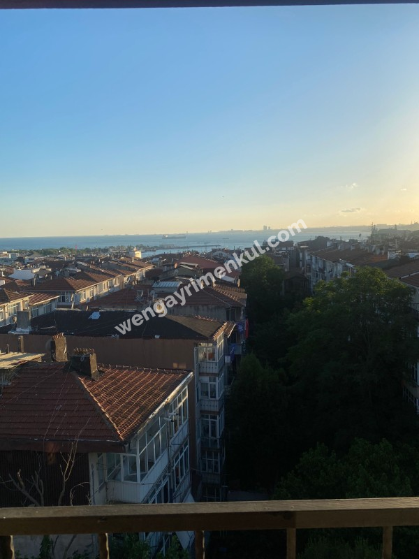Yeldeğirmeni Tarihi Binada Full Deniz Manzaralı Kiralık Daire