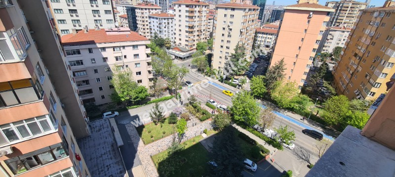 KOZYATAĞI İNÖNÜ CADDESİNDE YÜKSEK KAT 3+1 YATIRIMA UYGUN SATILIK