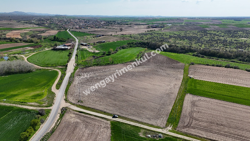 23.527 M² TEK TAPU YERLEŞİME YAKIN ASFALT ÜZER FIRSAT TARLA