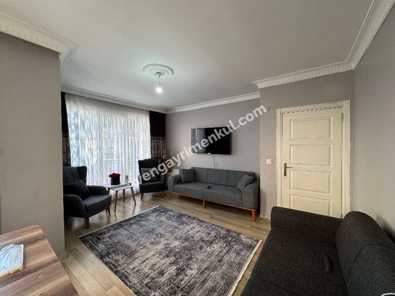 MEYDANDA SATILIK ARA KAT KÖŞE 2+1 SATILIK DAİRE