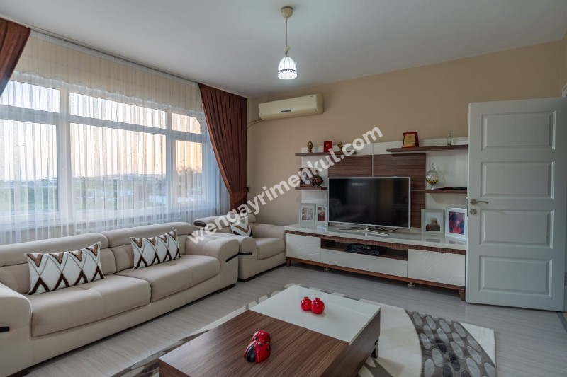 BÜYÜKÇEKMECE SAHİLDE GÖL MANZARALI SATILIK BİNA