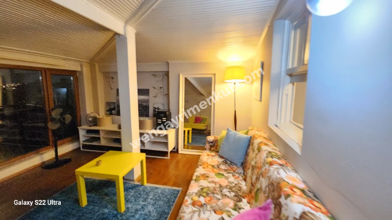 Yeldeğirmeni Tarihi Binada Full Deniz Manzaralı Kiralık Daire