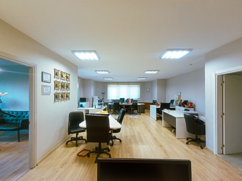 İstanbul Kozyatağı E5 Cepheli Prestijli Ofis Katı Kiralık