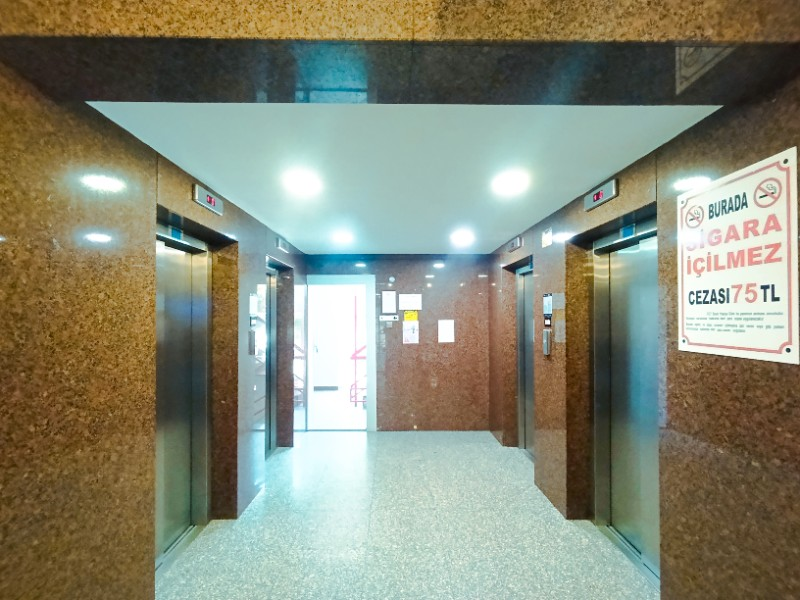 İstanbul Kozyatağı E5 Cepheli Prestijli Ofis Katı Kiralık