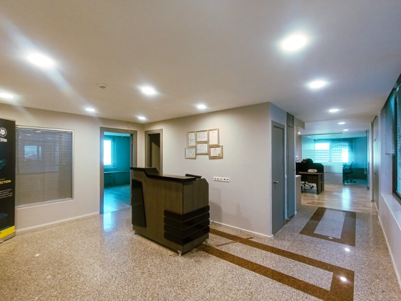İstanbul Kozyatağı E5 Cepheli Prestijli Ofis Katı Kiralık