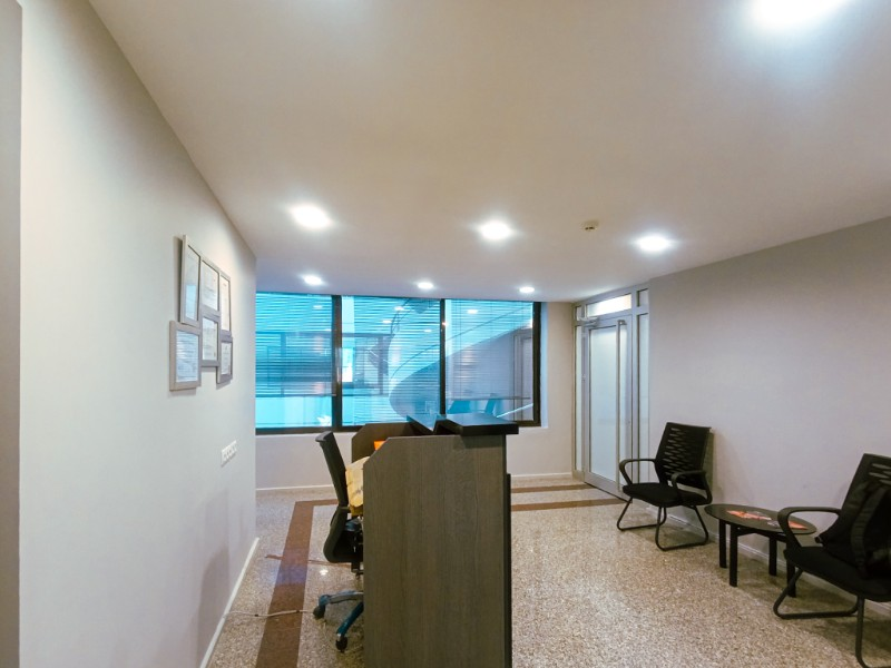 İstanbul Kozyatağı E5 Cepheli Prestijli Ofis Katı Kiralık