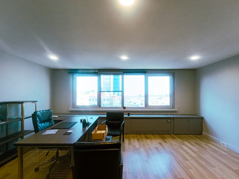 İstanbul Kozyatağı E5 Cepheli Prestijli Ofis Katı Kiralık
