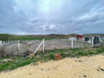 Güvenay - Çorum Yeni Osmancık Yolu Üzeri Köşe Başı Satılık Hobi Bahçesi 