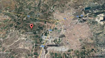 GÜVENAY - ÇORUM CELİLKIRI KÖYÜ YOL ÜZERİ 1,760 M² SATILIK TARLA HİSSESİ
