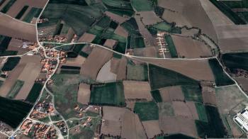 GÜVENAY - ÇORUM CELİLKIRI KÖYÜ YOL ÜZERİ 1,760 M² SATILIK TARLA HİSSESİ