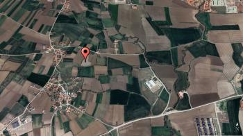 GÜVENAY - ÇORUM CELİLKIRI KÖYÜ YOL ÜZERİ 1,760 M² SATILIK TARLA HİSSESİ