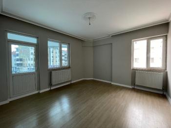 GÜVENAY- ÇORUM MERKEZ ÇİFTLİK CADDESİ MEVKİ SATILIK  GENİŞ 3+1 DAİRE