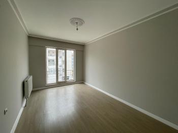 GÜVENAY- ÇORUM MERKEZ ÇİFTLİK CADDESİ MEVKİ SATILIK  GENİŞ 3+1 DAİRE