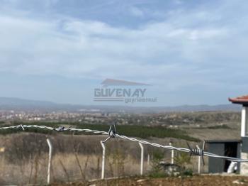 GÜVENAY - ÇORUM KAZIKLIKAYA MEVKİ 500 M² SATILIK EVİ OLAN HOBİ BAHÇESİ