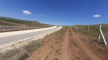 Güvenay - Çorum Yeni Osmancık Yolu Üzeri Satılık Hobi Bahçesi 