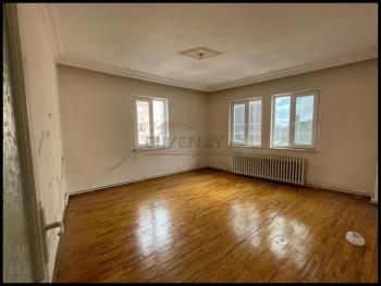 GÜVENAY - ÇORUM GAZİ CAD. HALK BANK ARKASI 3+1 SATILIK DAİRE