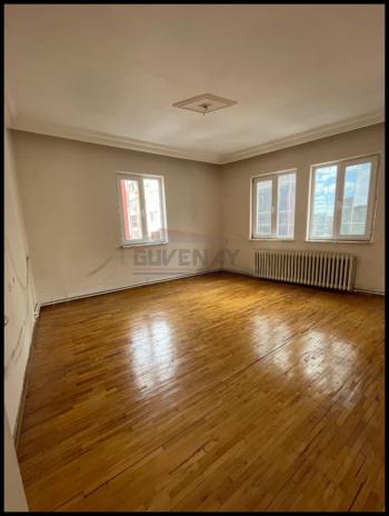 GÜVENAY - ÇORUM GAZİ CAD. HALK BANK ARKASI 3+1 SATILIK DAİRE