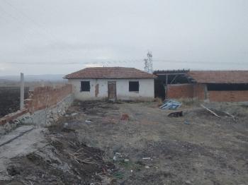 GÜVENAY - ÇORUM ALACA KAVŞAĞI İLERİSİ TARHAN CİVARINDA 8 DÖNÜM ÇİFTLİK