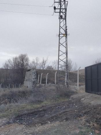 GÜVENAY - ÇORUM ALACA KAVŞAĞI İLERİSİ TARHAN CİVARINDA 8 DÖNÜM ÇİFTLİK