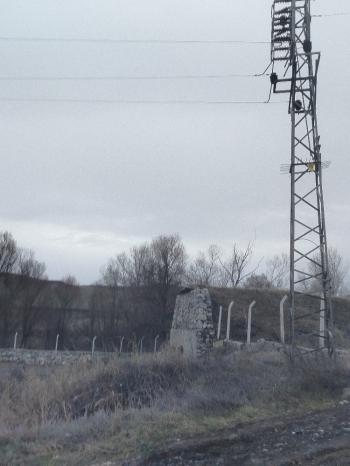 GÜVENAY - ÇORUM ALACA KAVŞAĞI İLERİSİ TARHAN CİVARINDA 8 DÖNÜM ÇİFTLİK