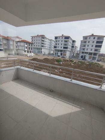 GÜVENAY - ÇORUM FEN LİSESİ CİVARI 2+1 ARA KAT SATILIK DAİRE