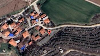 GÜVENAY - ÇORUM SARMAŞADA KÖYÜN YANI TEK TAPU 536 M² BAHÇE