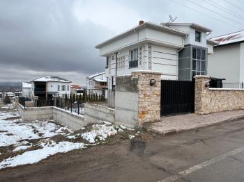 KAHVECİOĞLU EMLAK'DAN ESENYURT'TA SATILIK VİLLA