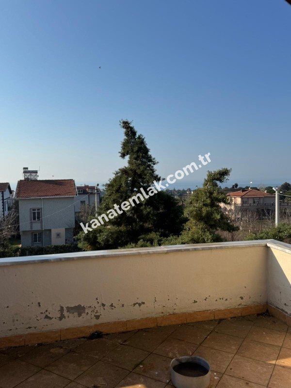 Kanat Elaktan Marmara Ereğlisi Dereağzı Mahallesinde Sezonluk Kiralık Villa