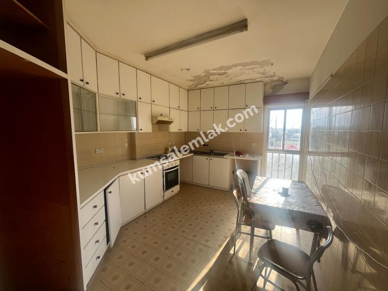 KIBRIS LEFKOŞA ORTAKÖY BÖLGESİNDE SATILIK TİCARİ İZİNLİ DAİRE