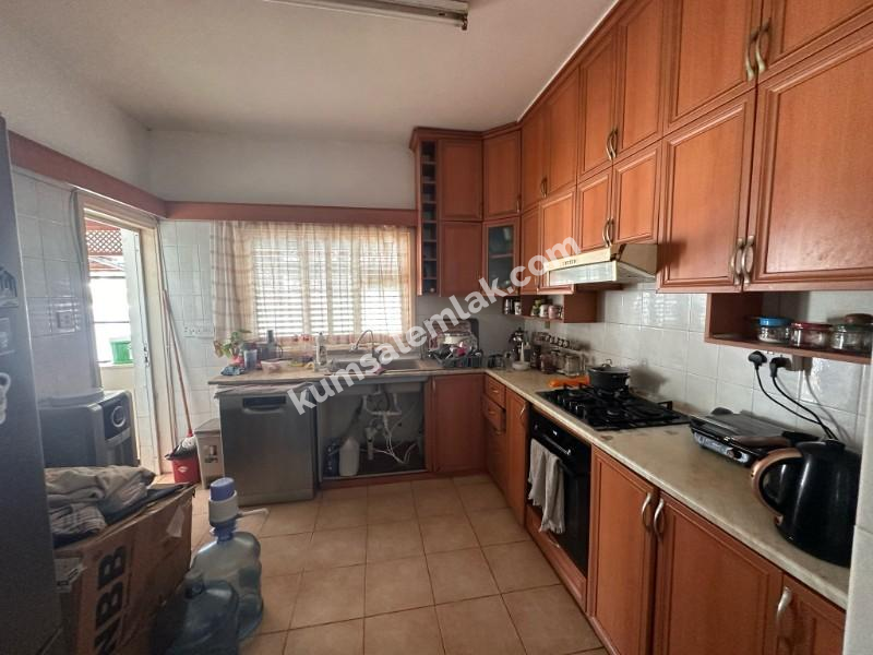 KIBRIS MAĞUSA BÖLGESİNDE ZEMİNKAT BAHÇELİ SATILIK DAİRE