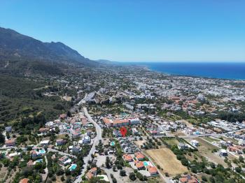 Kuzey Kıbrıs Alsancak Bölgesinde Necat British College'e Yürüyüş Mesafesinde Satılık 3+1 Lüks Villa 