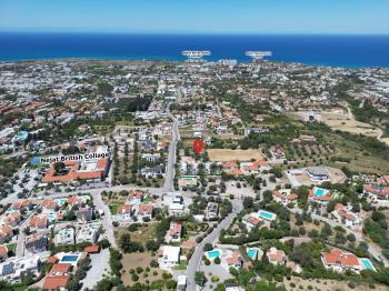 Kuzey Kıbrıs Alsancak Bölgesinde Necat British College'e Yürüyüş Mesafesinde Satılık 3+1 Lüks Villa 