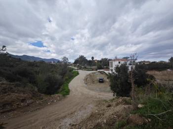 Girne Alsancak’ta Kapanmaz Deniz ve Dağ Manzaralı Fırsat Arsa