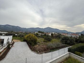 Girne Ozanköyde Ensuite Eşyasız 3+1 Kiralık Villa