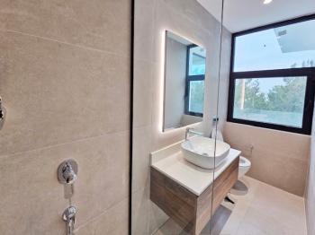 Girne Bellapais'te Satılık Özel Tasarım 4+1 Havuzlu Lüks Villa